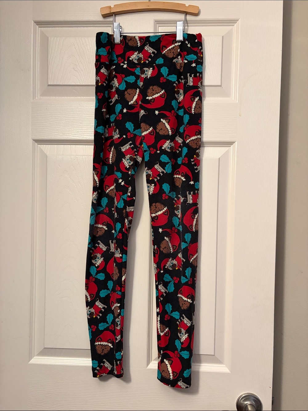 LuLaRoe Black Holiday Hedgehog Print Leggings with Red & Teal Accents